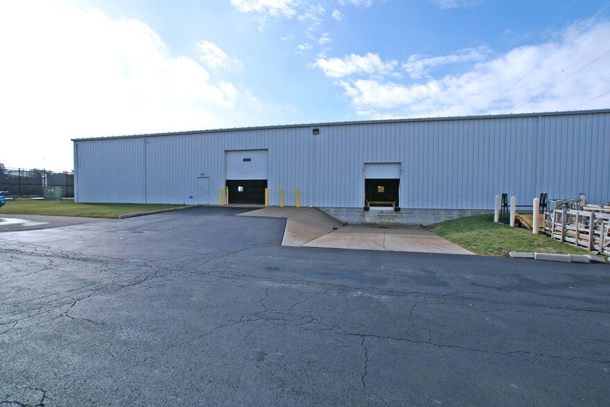 More Photos Of 7637 B Commerce Pl, Plain City Warehouse For Lease
