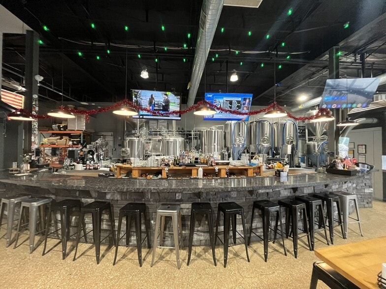 More Photos Of 325 Front St, Perryville Restaurant For Sale