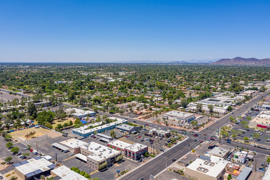 More Photos Of 531 E Bethany Home Rd, Phoenix Office For Sale