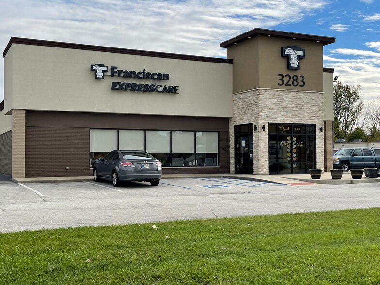 More Photos Of 3283-3369 Willowcreek Rd, Portage Storefront For Lease