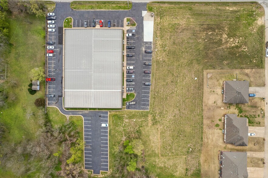 More Photos Of 2020 Holly Rd, Claremore Office For Sale