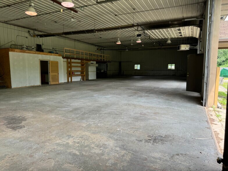 More Photos Of 867 Route 12, Westmoreland Flex For Lease