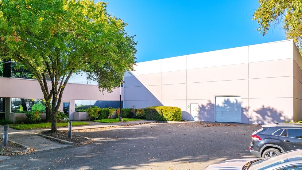 More Photos Of 205 Concourse Blvd, Santa Rosa Distribution For Lease