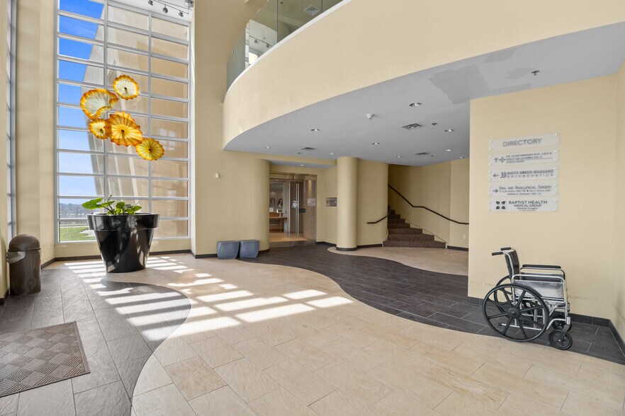 More Photos Of 200 City Hill Dr, London Medical For Lease