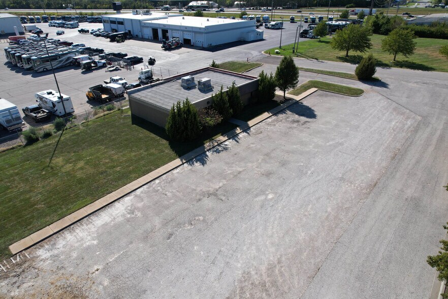 More Photos Of 17235 Bel-Ray Pl, Belton Office For Lease
