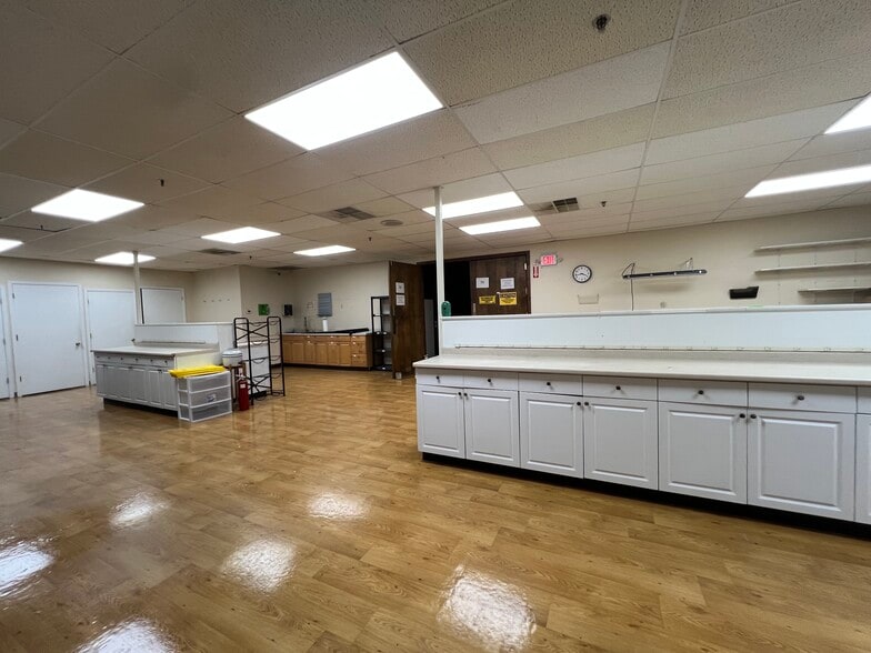 More Photos Of 50 Tannery Rd, Somerville Warehouse For Sale