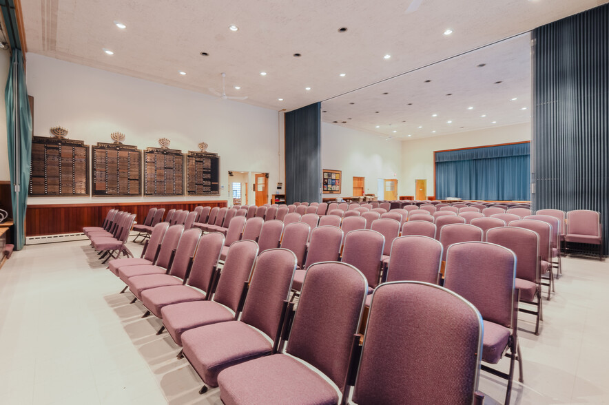 More Photos Of 557 Thompson Blvd, Watertown Religious Facility For Sale