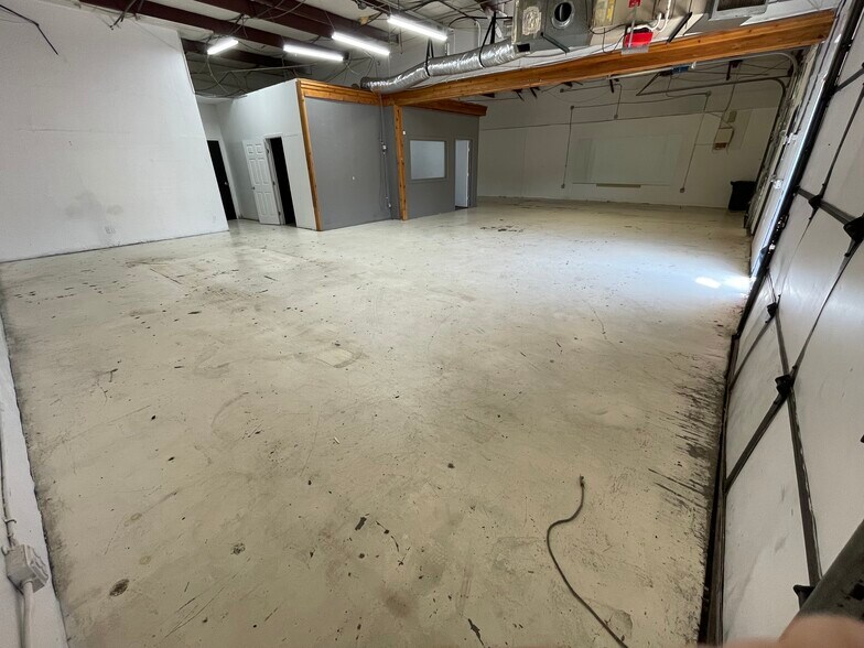 More Photos Of 1702 S State Highway 121, Lewisville Self Storage For Lease