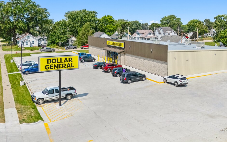 Primary Photo Of 705 Park Ave, Plainview Storefront For Sale