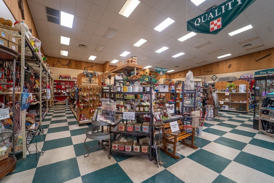 More Photos Of 5705 N Main St, Victoria General Retail For Sale