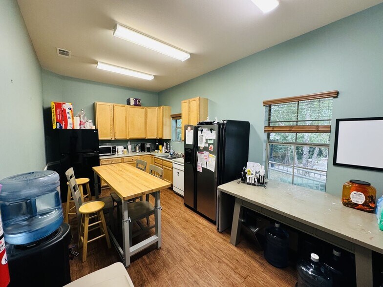 More Photos Of 56 Starbrush Cir, Covington Medical For Sale