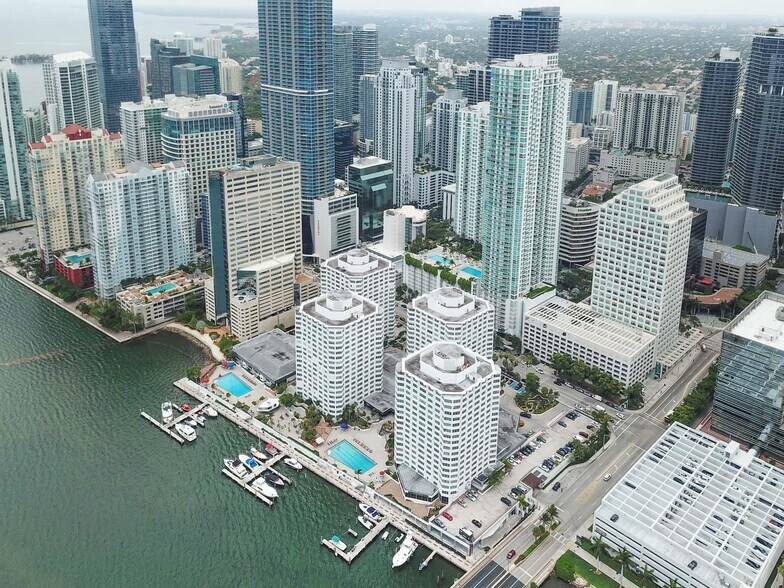 More Photos Of 825 Brickell Bay Dr, Miami Apartments For Lease