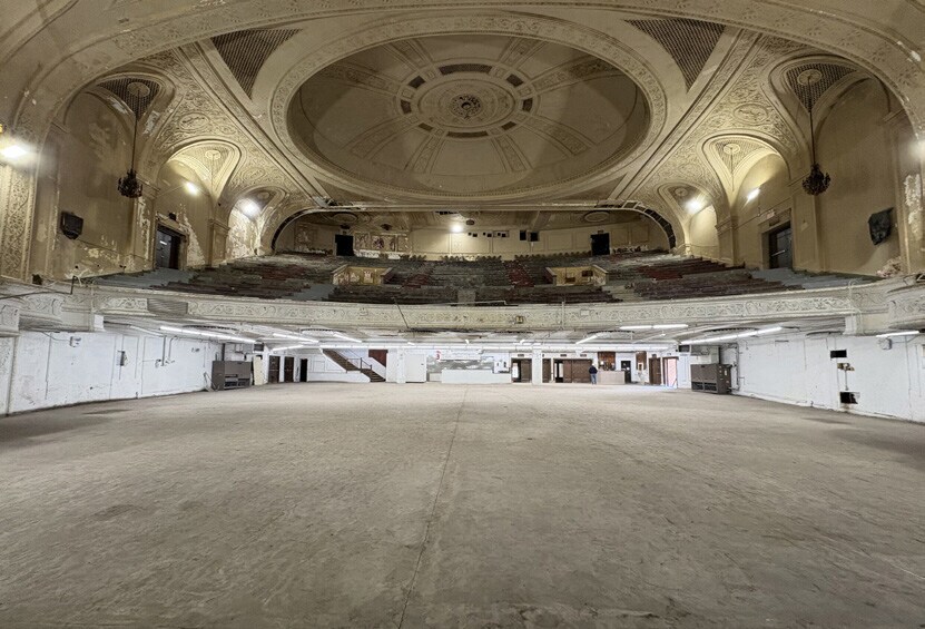 More Photos Of 117-09 Hillside Ave, Richmond Hill Theater Concert Hall For Lease
