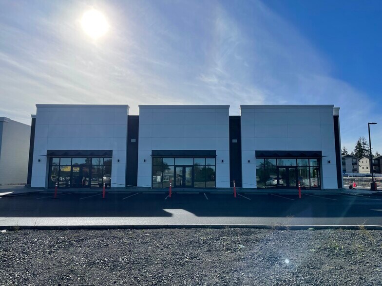 More Photos Of 180 Leroy Ave, Molalla General Retail For Lease