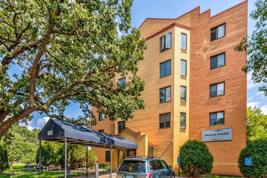 Primary Photo Of 985 Ivy Ave E, Saint Paul Apartments For Sale