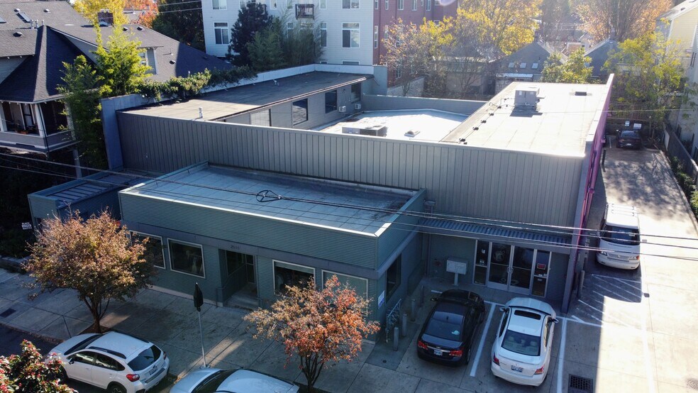 More Photos Of 2544 NW Upshur St, Portland Loft Creative Space For Lease