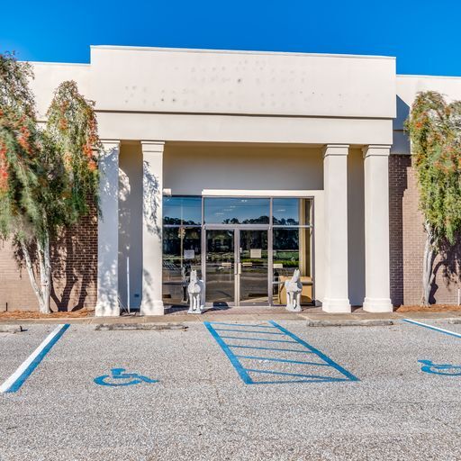 More Photos Of 3601 Capital Florist, Montgomery Showroom For Lease