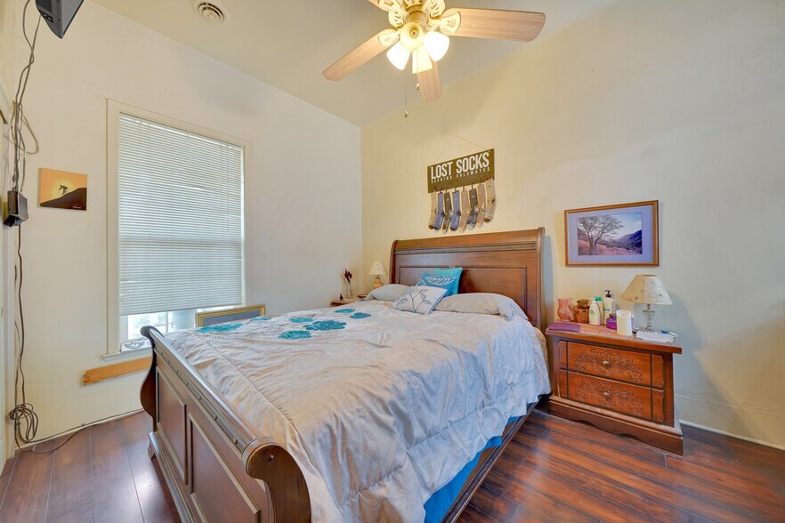 More Photos Of 36 Main St, Sutter Creek Restaurant For Sale