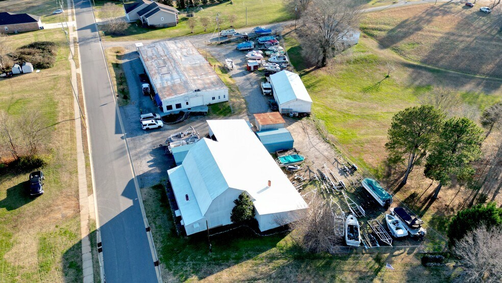 More Photos Of 477 Lytton St, Troutman Manufacturing For Sale