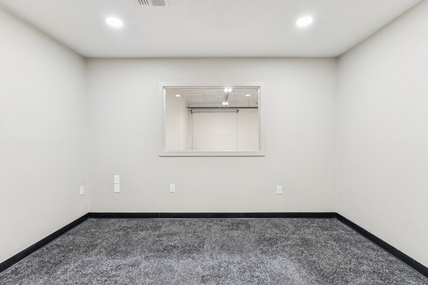 More Photos Of 2209 W 1st St, Tempe Unknown For Lease