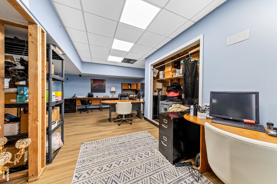 More Photos Of 32400 Geneva Rd, Salem General Retail For Sale