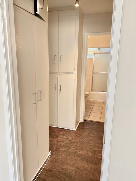 More Photos Of 1014 N Oxford Ave, Los Angeles Apartments For Sale