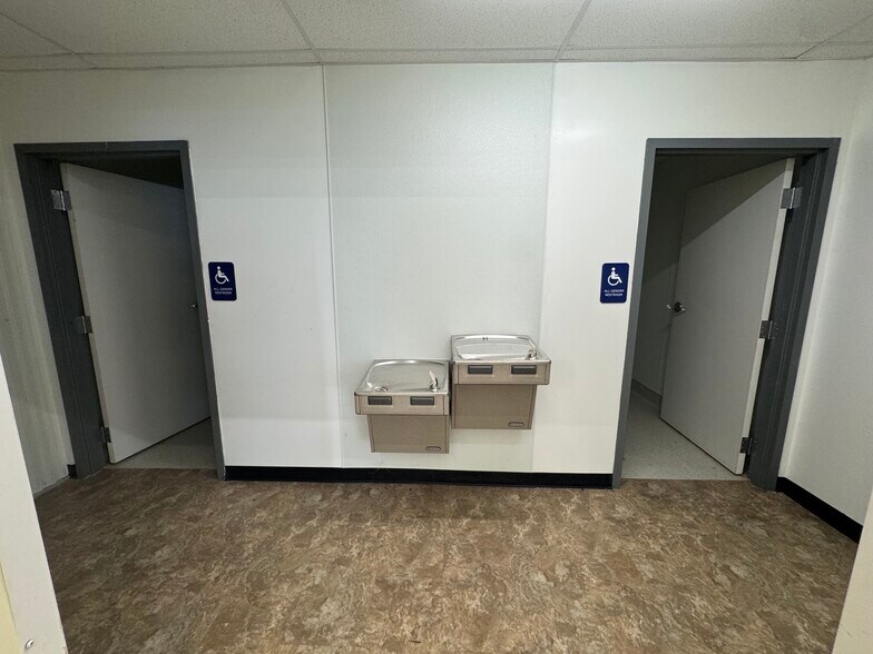 More Photos Of 109 E Clark St, La Plata Freestanding For Lease