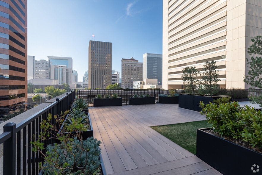 More Photos Of 530 B St, San Diego Office For Sale