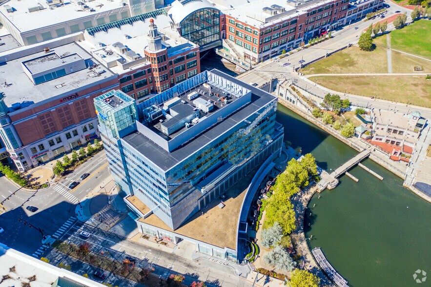 More Photos Of 10 Memorial Blvd, Providence Office For Lease