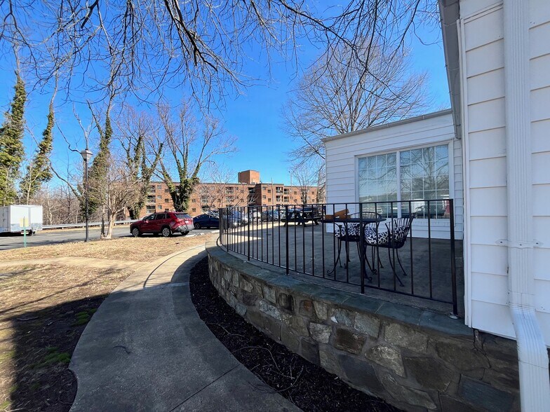 More Photos Of 2217 Princess Anne St, Fredericksburg Office Residential For Lease