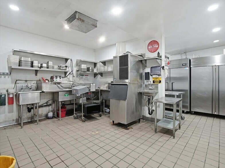 More Photos Of 11919 Garfield Ave, South Gate Restaurant For Sale