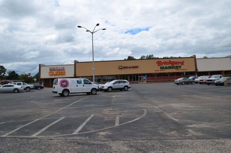 Primary Photo Of 1377 Brickyard Rd, Chipley Unknown For Lease