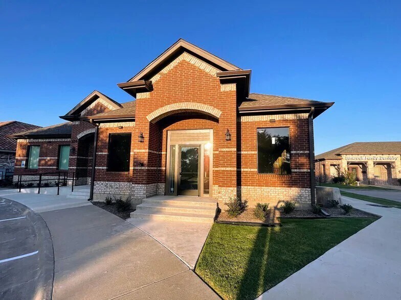 Primary Photo Of 1511 W McDermott Dr, Allen Medical For Sale