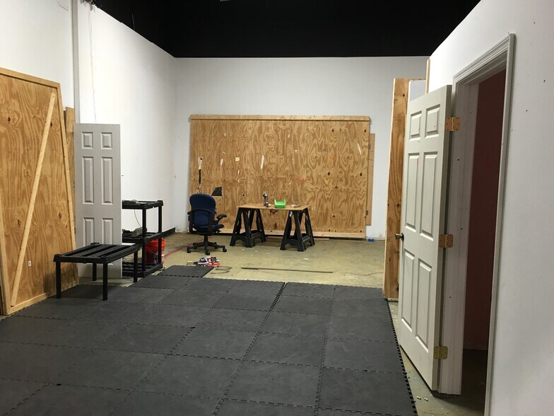 More Photos Of 1424 Odenton Rd, Odenton Light Manufacturing For Sale