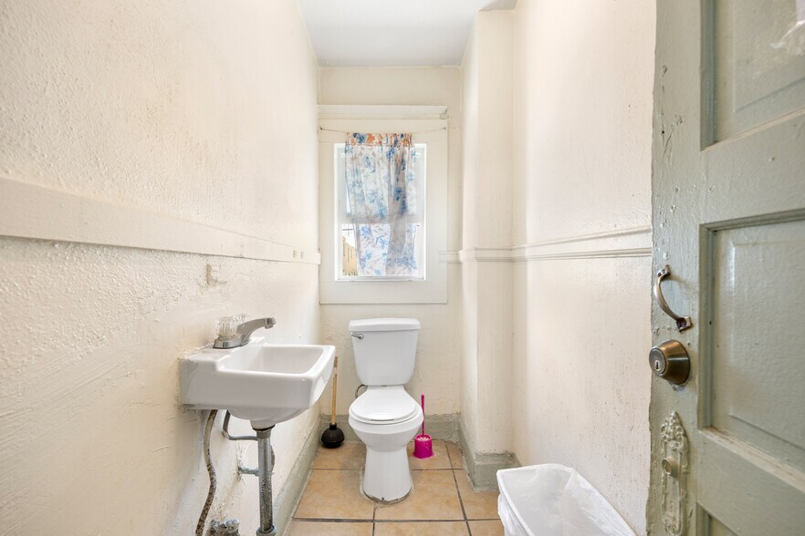 More Photos Of 521 S Union Ave, Los Angeles Apartments For Sale