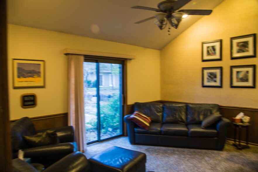 More Photos Of 601 N Mur-Len Rd, Olathe Office For Lease