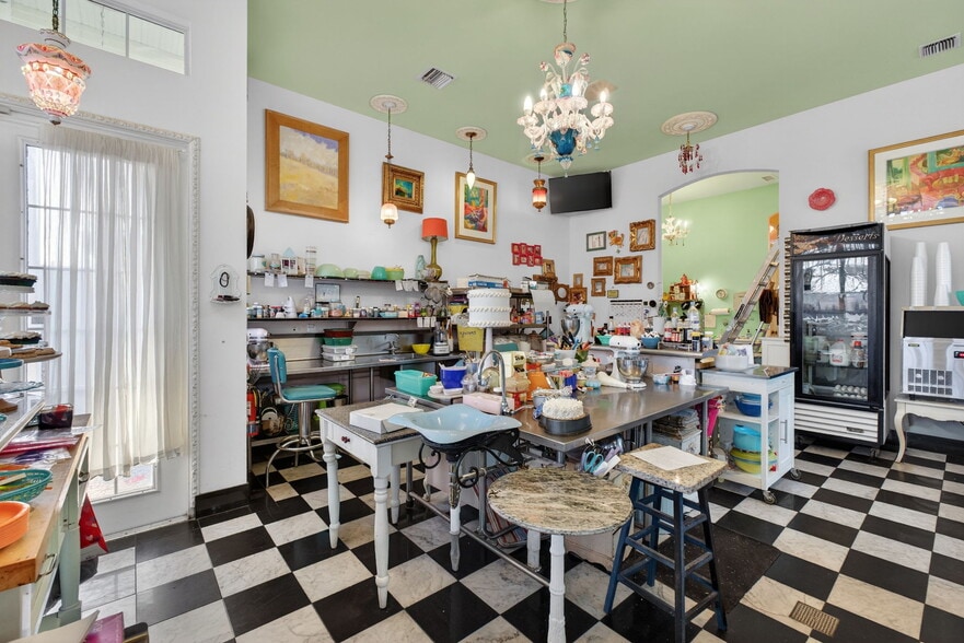 More Photos Of 197 E Church St, Deland Restaurant For Sale