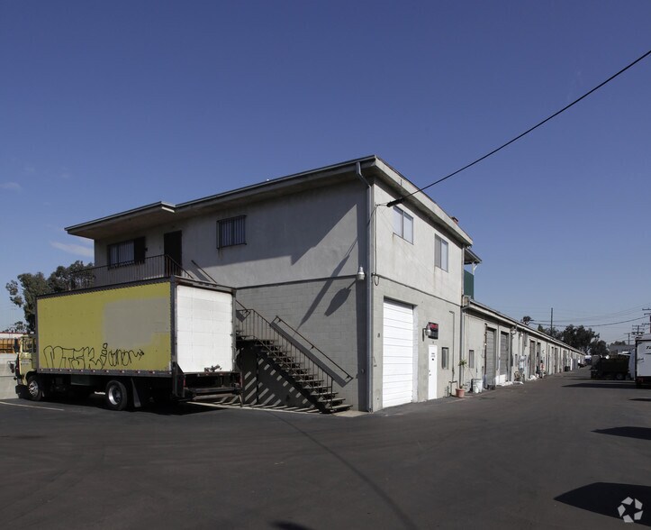 More Photos Of 2808 W 5th St, Santa Ana Warehouse For Lease