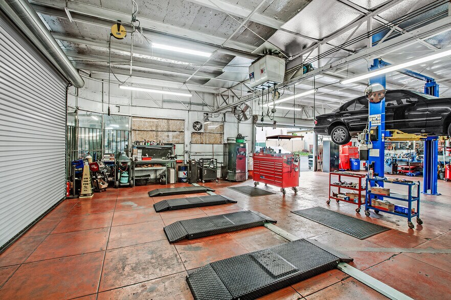 More Photos Of 355 E 14th St, San Leandro Auto Repair For Sale