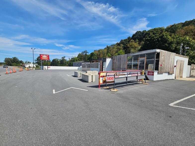 More Photos Of 285 Inlows Rd, Duncansville Freestanding For Lease