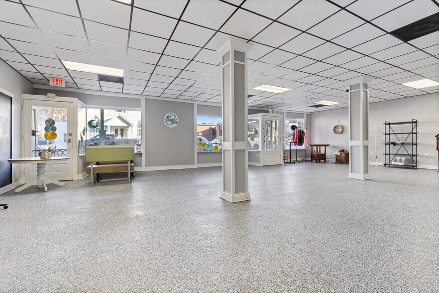 More Photos Of 114 N Church St, Waverly Loft Creative Space For Sale