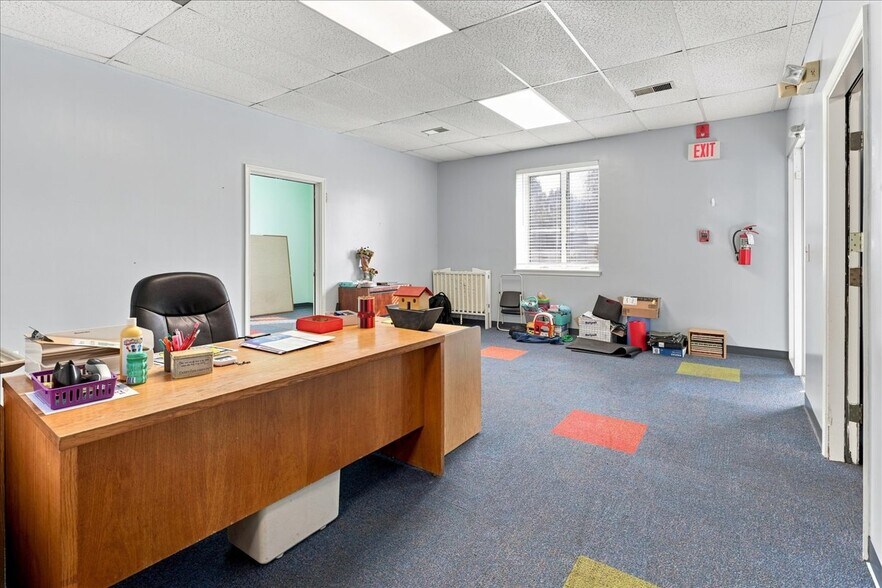 More Photos Of 991 Chicago Ave, Harrisonburg Flex For Sale
