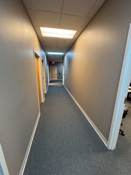 More Photos Of 5975 Shiloh Rd, Alpharetta Showroom For Sale