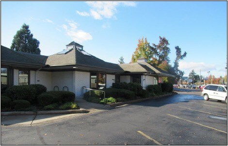 More Photos Of 2475-2479 Oakmont Way, Eugene Medical For Lease