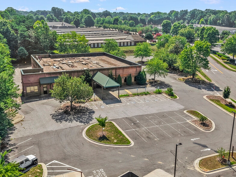 More Photos Of 3169 Peters Creek Pky, Winston-Salem Restaurant For Sale