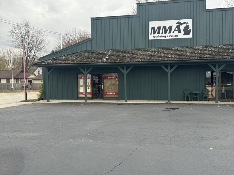 Primary Photo Of 7679 Gratiot Rd, Saginaw Freestanding For Lease