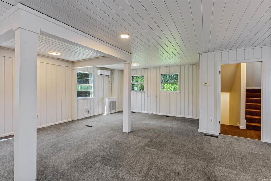 More Photos Of 17940 I 30, Benton Office For Sale