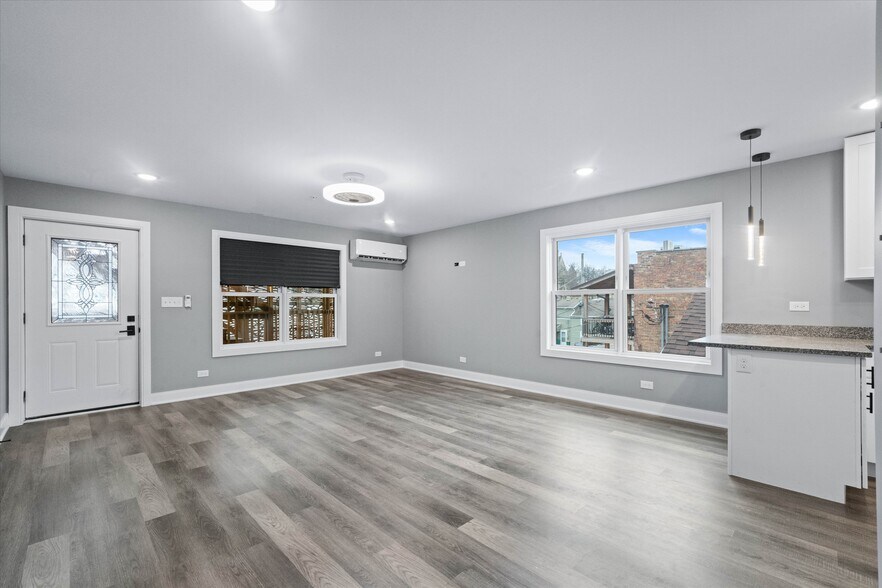 More Photos Of 1016 S State St, Lockport Apartments For Sale