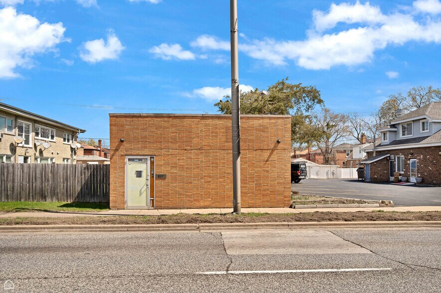 Primary Photo Of 837 Mannheim Rd, Bellwood Showroom For Sale