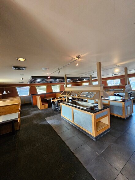 More Photos Of W156N8420 Pilgrim Rd, Menomonee Falls Fast Food For Sale